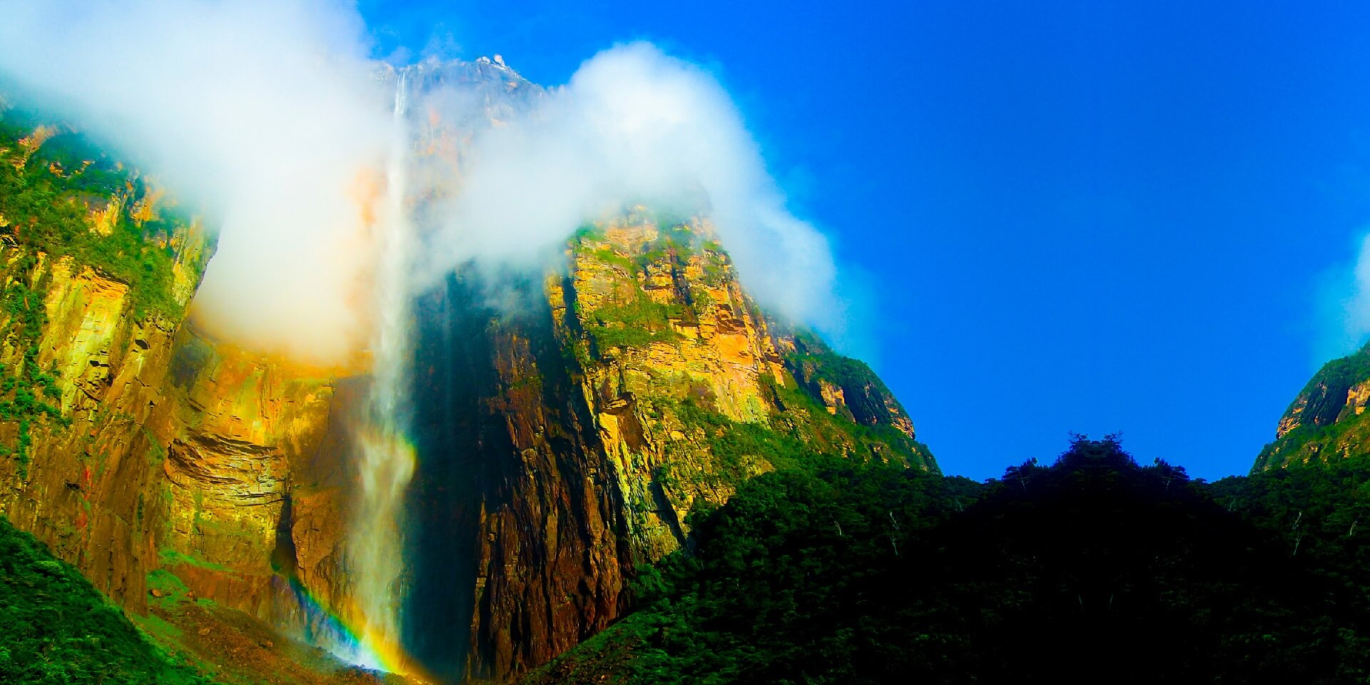 footer cachoeira com arco iris