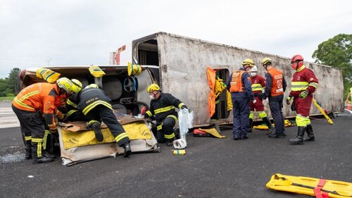 CCR SPVias realiza simulado de acidente com múltiplas vítimas e produto perigoso em Itapetininga